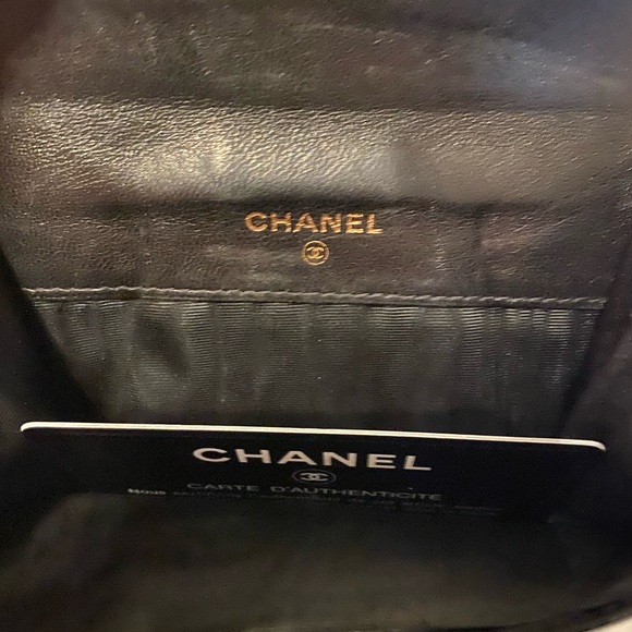 Chanel Women’s Black Patent Leather Bi-Fold Wallet. - Picture 5 of 6